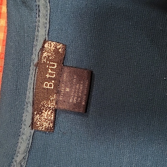 Short Sleeve Jacket - Picture 2 of 5